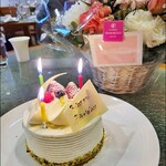 中国料理 「王朝」 - サプライズのBDケーキ＆アレンジメントフラワー