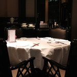 龍天門 - 円テーブル席