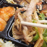 Tenshin Sapporo Suishin - 中華弁当　５２５円　チンジャオロースのアップ　【　２０１３年５月　】