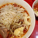 ラーメン二郎 - ラーメン半分＋ニンニク＋ＳＫ白ネギ