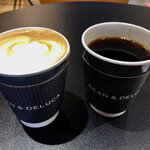 DEAN & DELUCA CAFE - カプチーノとコーヒー