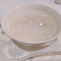 北京宮廷料理 涵梅舫 - 卵白入りフカヒレスープ