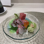和晩酌 嶺 - お造り　赤身　鯛　サーモン　縞鯵