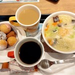 ミスタードーナツ - ドーナツポップ8種類、海鮮野菜麺、ミスドドリンクAセット