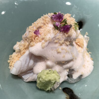 御成門はる - こちらは初！河豚と刻み河豚皮、裏ごしした白子と合わせて。おかきがアクセント。白子が勝ち過ぎて結構パンチのある1皿。