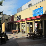 b フラット - 次の日の朝撮った外観