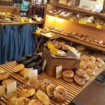 ベーカリー燈 - 商品棚