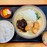 Katsukiyuu - ハンバーグミックス定食(ご飯普通盛り)