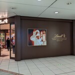 Lindt Chocolat Boutique - 