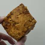 ベーカリー燈 - 柚子とホワイトチョコの酵母スコーン