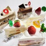 大阪屋 - 料理写真:12月24.25日でも普通にカットケーキが売られています