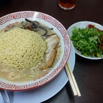 Tonkotsu Ramen Asano Honten - 替え玉　のせちゃいました