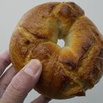 ベーカリー燈 - メープル＆胡桃バターのベーグル