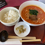 亀山ゴルフクラブ - ◎陳健一の担々麺¥1.430
            　※小ライス(大盛可)・ザーサイ付