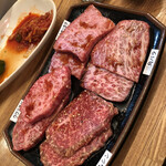 炭火焼肉バル AGITO HIRAO - 