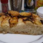 ベーカリー燈 - フォカッチャ(ポテト＆オニオン)をお酒のアテに