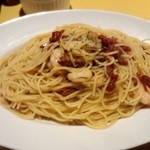 イタリア食堂TOKABO - 海老とドライトマトのペペロンチーノ
            