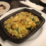 カフェ アンド カンティーヌ ノートル - タコとエビと芽キャベツのアヒージョ