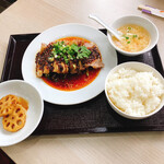 四川料理・麻辣十食 - 口水鶏定食