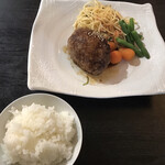 ビストロ黒屋 - 黒屋ハンバーグランチ：ライス・こだわりの和風ハンバーグステーキ