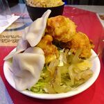 四川厨房 随苑 - 青椒肉絲焼きそばセット750円（ランチは、鶏唐揚げ４個、炒飯ほか食べ放題）