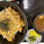 ゆうゆう会館 - 親子丼　780円