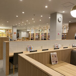 ゆうゆう会館 - リニューアルされたbook café