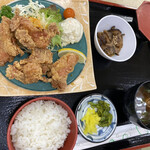 ゆうゆう会館 - 唐揚げ定食　1100円、ご飯単品160円追加