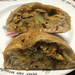 TENERA BREAD&MEALS - 焼きカレーパン～冬～の断面