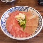 磯丸水産 - まぐろ2色丼