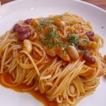 Primo piatto - チキンと４種の豆のトマトソース