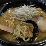 もちもちの木 - 味噌拉麺の麺とメンマ