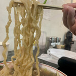 らー麺　Do・Ni・Bo - 固茹での太麺をリフトUP⤴️