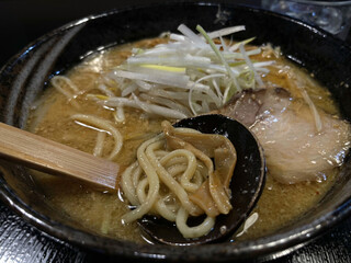 Mochimochi No Ki - 味噌拉麺の麺とメンマ