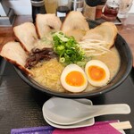 百饅馬力 - 豚骨醤油チャーシュー麺     大盛り