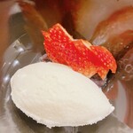 蕎麦割烹  倉田 - イチゴ&酒粕アイスクリーム