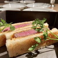 焼肉うしごろ 西麻布本店 - 牛ヒレカツサンド