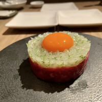 焼肉うしごろ 西麻布本店 - 富山産白海老の和牛ユッケ