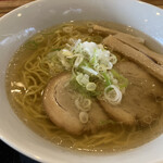 ラーメンTORA - 牛骨しおラーメン　750円