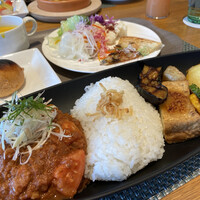 MIDO RESTAURANT PIC NIKA -  MIDO RESTAURANT PIC NIKA -