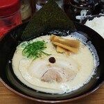 壱角家 - 料理写真:博多とんこつラーメン