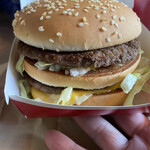 McDonald's - 久しぶりにビッグマック食べたけど、、、肉の味がしない( ；∀；)やっぱバーガーはサムライバーガーで！笑