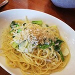 トラットリア・ノラ・クチーナ - 釜揚げシラスと新潟旬野菜のペペロンチーノ
