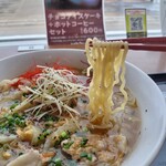 丘珠キッチン - 麺アップ