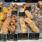 根津のパン - 店内│《購入》マロングラッセ＠税込280円、大納言＠税込260円、メロンパン＠税込200円