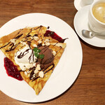 アルカフェ - チョコアイス＆ベリーのクレープ、コーヒー