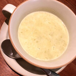 アルカフェ - フルセットのカリフラワーのスープ