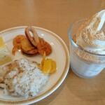 ナチュラルガーデン - だし巻き玉子、海鮮のピリ辛炒め、炊き込みご飯、つぼ漬、ソフトクリーム