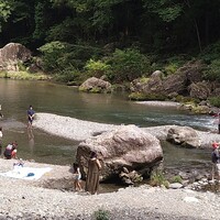 黒茶屋 - 裏の河原
