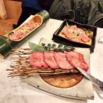 Yakiniku Ushiyama - 厚切り牛タン塩　ハラミ　ロース